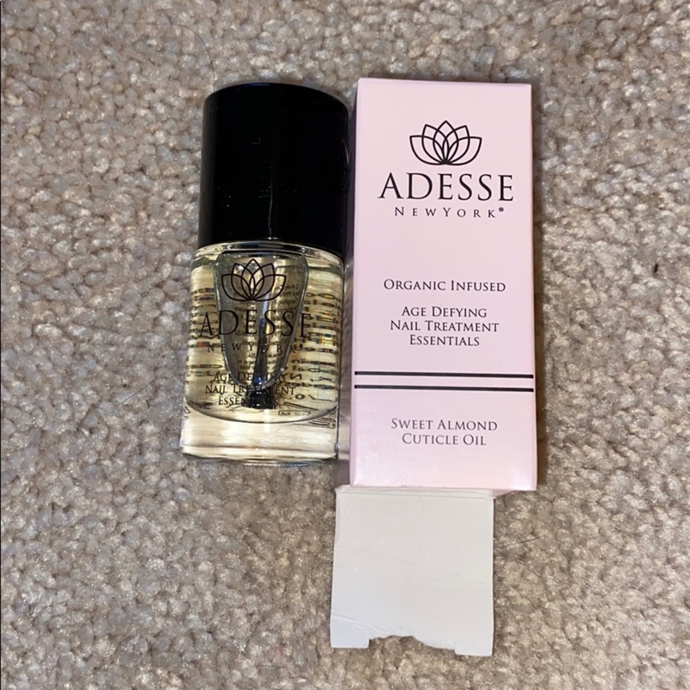 ADESSE Nail treatment